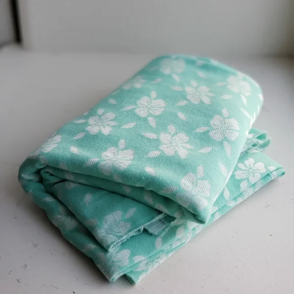 1960s 1970s Vintage 1 3/4Yards Mint Green Pearlized Cream Polyester Fabric #79 - Picture 3 of 9